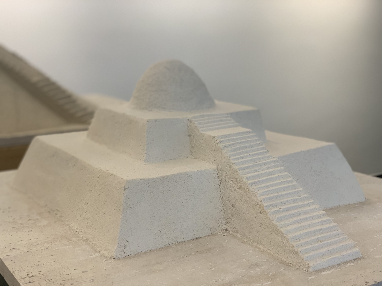 Diego&amp;nbsp;P&amp;eacute;rez
Mesa infinita 3,&amp;nbsp;2020
Sand on travertine base
Base Dimensions: 67 x 57 cm
Variable dimensions
Unique
